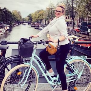 Meet your Posher, Elizabeth